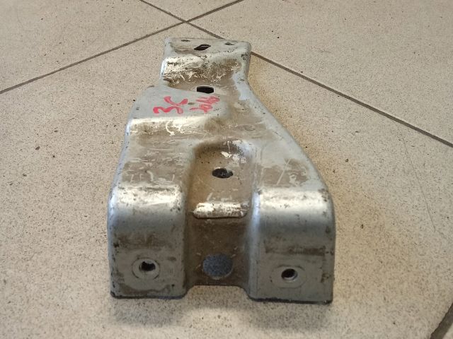 bontott VW PASSAT B6 Jobb Sárvédő Oldaltartó