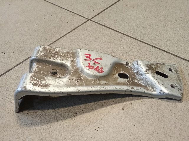 bontott VW PASSAT B6 Jobb Sárvédő Oldaltartó