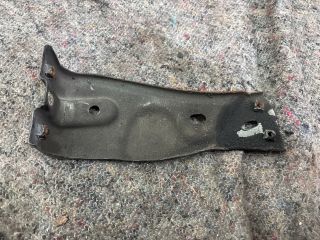 bontott VW PASSAT B6 Jobb Sárvédő Oldaltartó