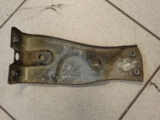 bontott VW PASSAT B6 Jobb Sárvédő Oldaltartó