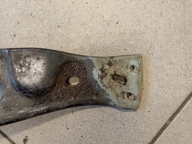 bontott VW PASSAT B6 Jobb Sárvédő Oldaltartó