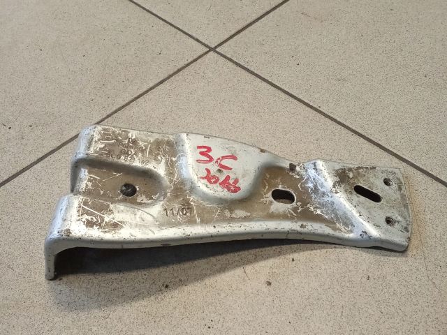 bontott VW PASSAT B6 Jobb Sárvédő Oldaltartó