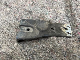 bontott VW PASSAT B6 Jobb Sárvédő Oldaltartó