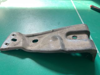 bontott VW PASSAT B6 Jobb Sárvédő Oldaltartó