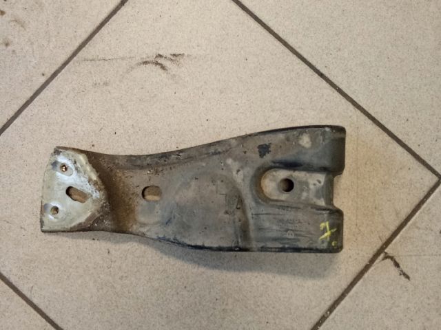 bontott VW PASSAT B6 Jobb Sárvédő Oldaltartó