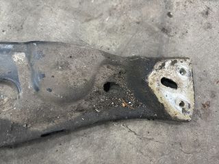 bontott VW PASSAT B6 Jobb Sárvédő Oldaltartó