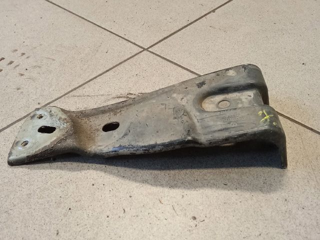 bontott VW PASSAT B6 Jobb Sárvédő Oldaltartó