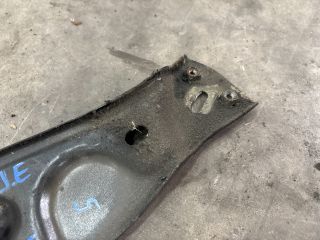 bontott VW PASSAT B6 Jobb Sárvédő Oldaltartó