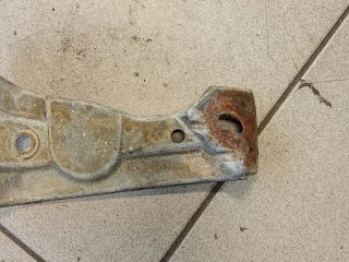 bontott VW PASSAT B6 Jobb Sárvédő Oldaltartó