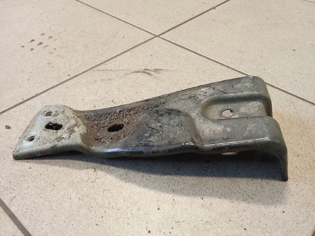 bontott VW PASSAT B6 Jobb Sárvédő Oldaltartó