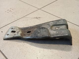 bontott VW PASSAT B6 Jobb Sárvédő Oldaltartó