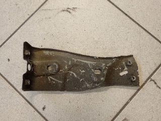 bontott VW PASSAT B6 Jobb Sárvédő Oldaltartó