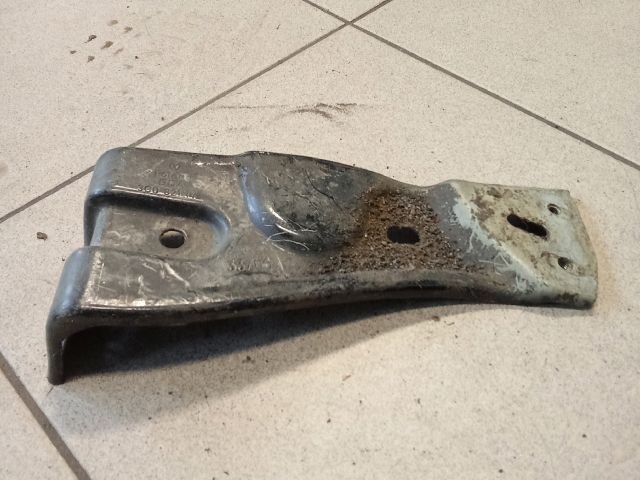 bontott VW PASSAT B6 Jobb Sárvédő Oldaltartó