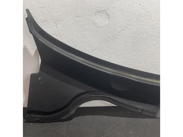 bontott VW PASSAT B6 Jobb Szélvédő Alatti Vízelvezető Műanyag