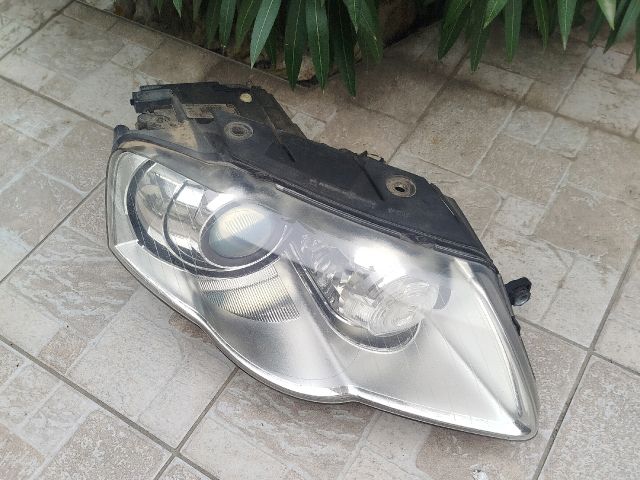 bontott VW PASSAT B6 Jobb Xenon Fényszóró