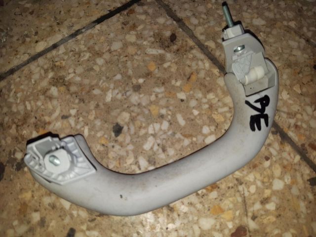 bontott VW PASSAT B6 Kapaszkodó (Pozíciófüggetlen)