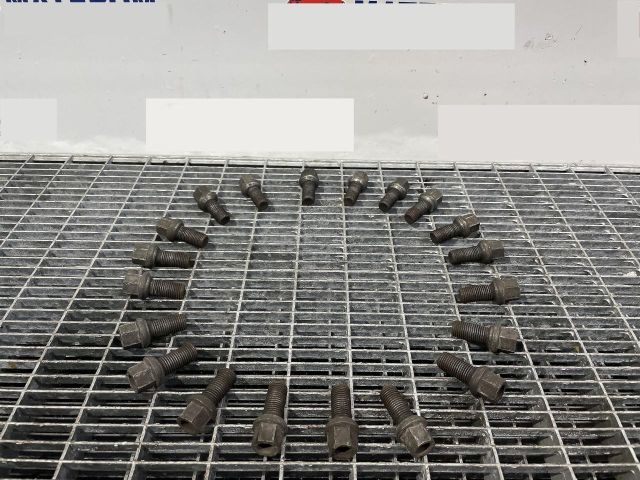 bontott VW PASSAT B6 Kerék Csavar Szett