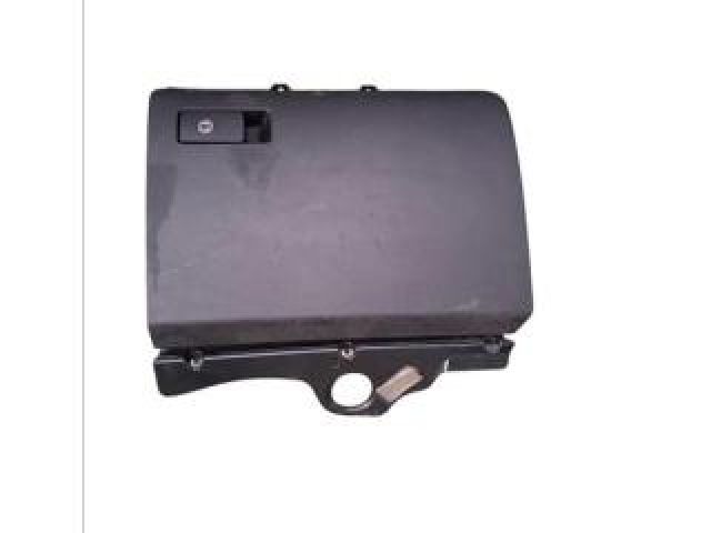 bontott VW PASSAT B6 Kesztyűtartó