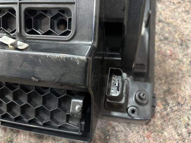 bontott VW PASSAT B6 Kesztyűtartó