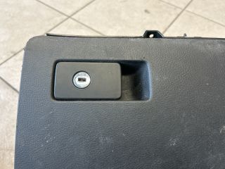 bontott VW PASSAT B6 Kesztyűtartó