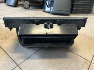 bontott VW PASSAT B6 Kesztyűtartó