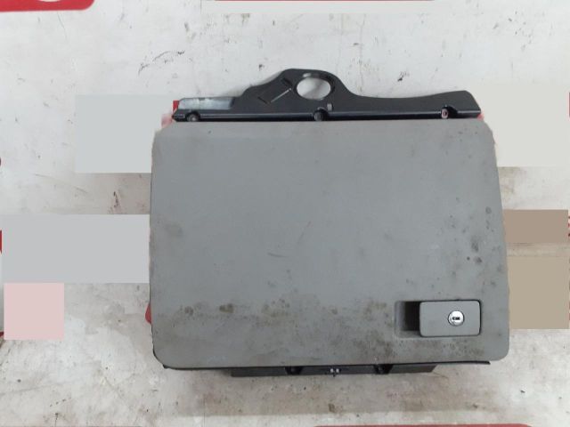 bontott VW PASSAT B6 Kesztyűtartó