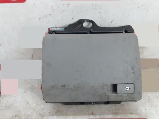 bontott VW PASSAT B6 Kesztyűtartó