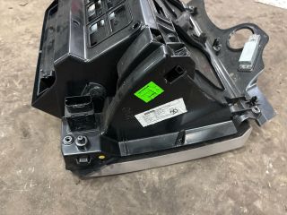 bontott VW PASSAT B6 Kesztyűtartó