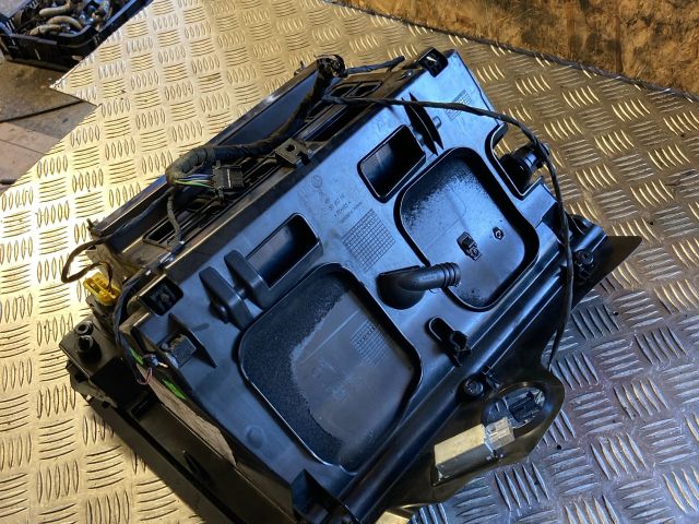 bontott VW PASSAT B6 Kesztyűtartó