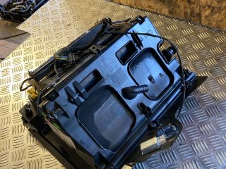 bontott VW PASSAT B6 Kesztyűtartó