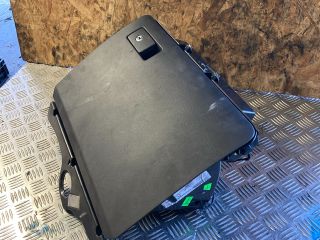 bontott VW PASSAT B6 Kesztyűtartó