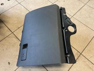 bontott VW PASSAT B6 Kesztyűtartó