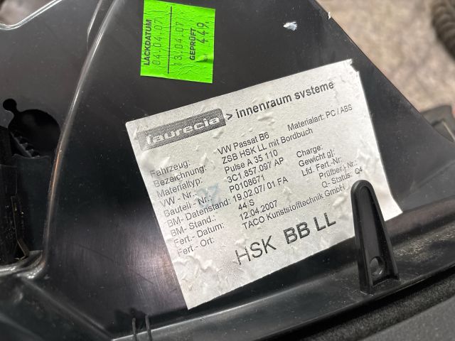 bontott VW PASSAT B6 Kesztyűtartó