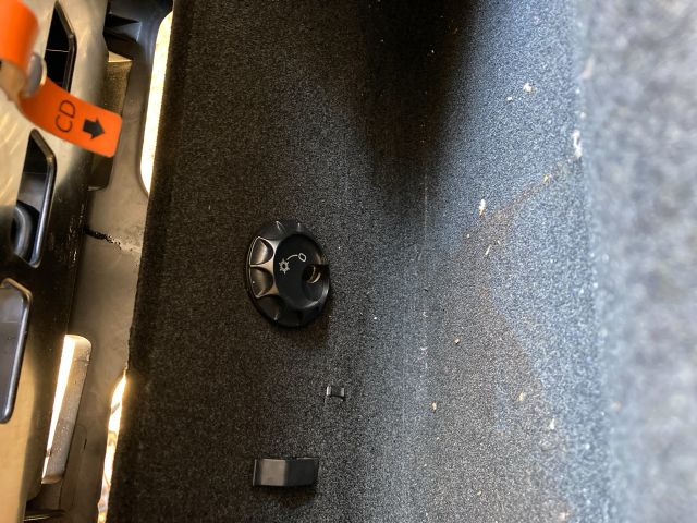 bontott VW PASSAT B6 Kesztyűtartó