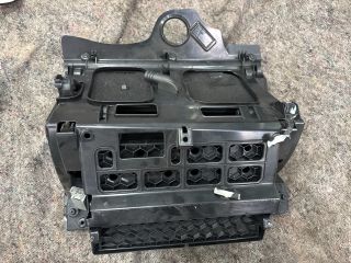 bontott VW PASSAT B6 Kesztyűtartó