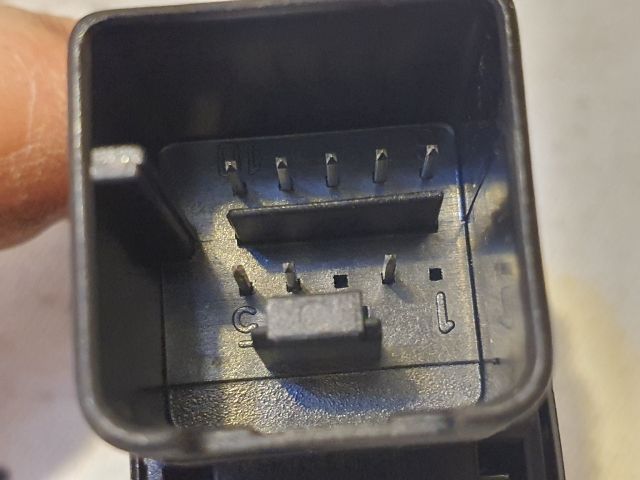 bontott VW PASSAT B6 Kézifék Kapcsoló