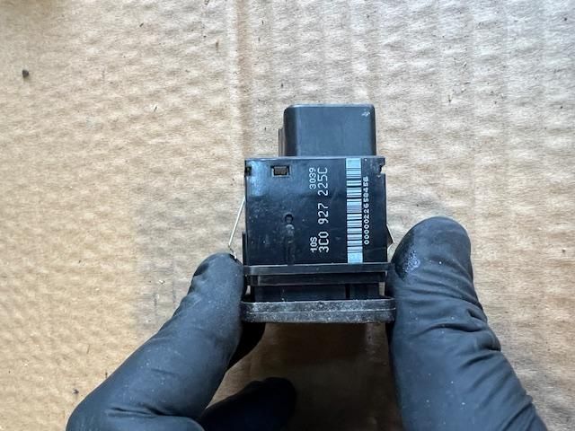 bontott VW PASSAT B6 Kézifék Kapcsoló