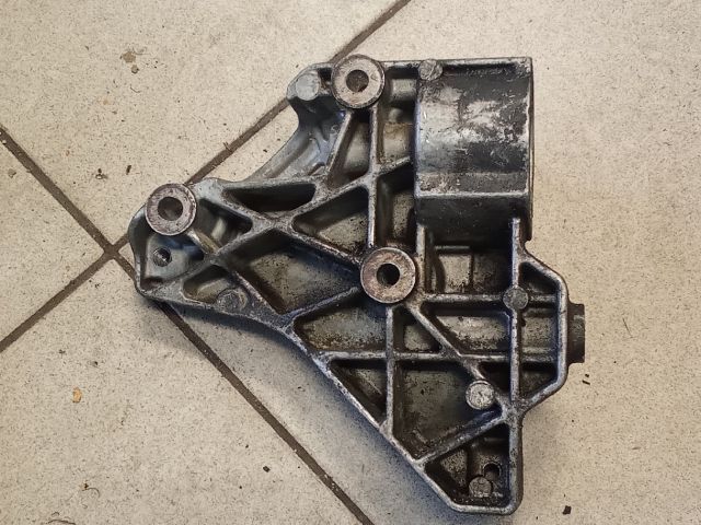 bontott VW PASSAT B6 Klímakompresszor Tartó Bak