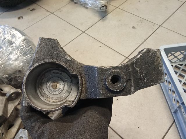 bontott VW PASSAT B6 Klímakompresszor Tartó Bak