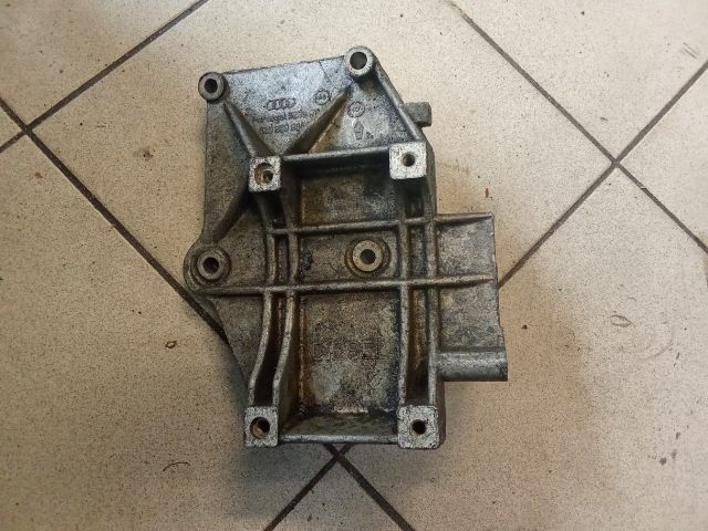 bontott VW PASSAT B6 Klímakompresszor Tartó Bak