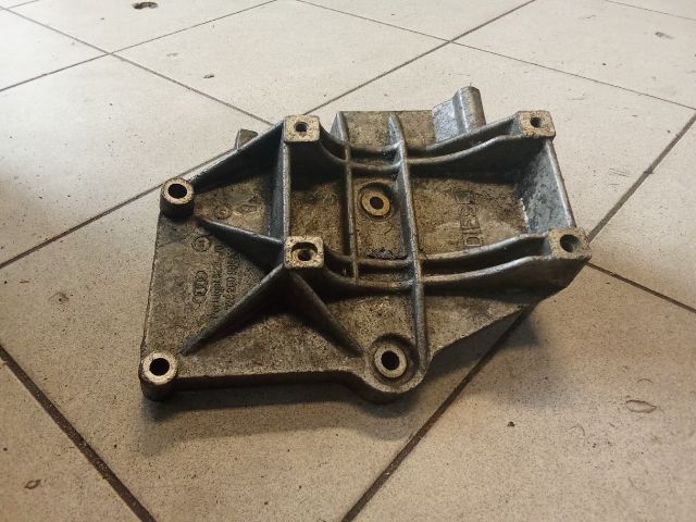 bontott VW PASSAT B6 Klímakompresszor Tartó Bak