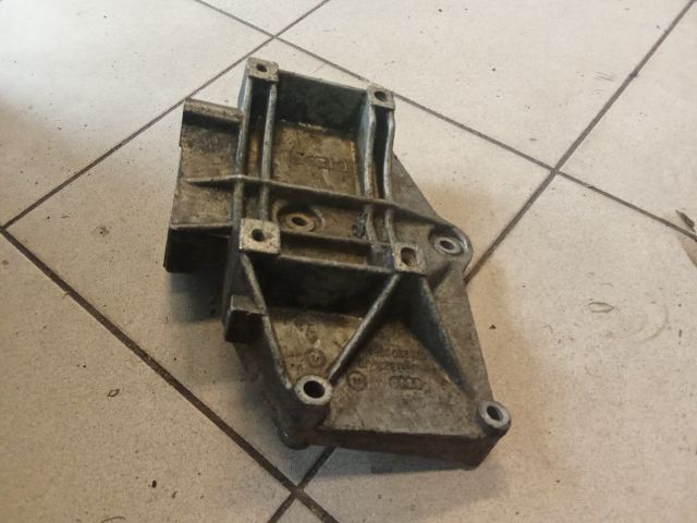 bontott VW PASSAT B6 Klímakompresszor Tartó Bak