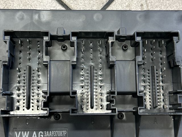 bontott VW PASSAT B6 Komfort Elektronika