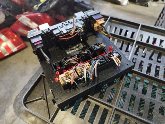 bontott VW PASSAT B6 Komfort Elektronika