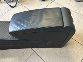 bontott VW PASSAT B6 Könyöklő