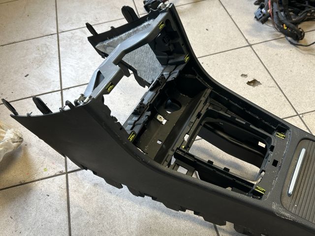 bontott VW PASSAT B6 Könyöklő