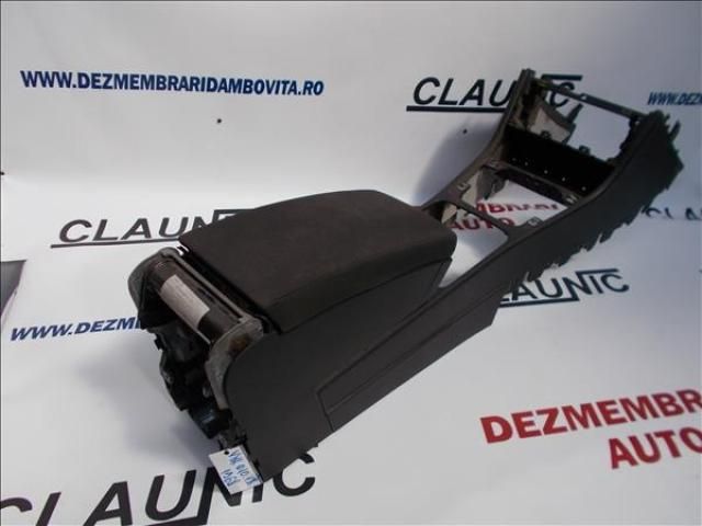 bontott VW PASSAT B6 Könyöklő