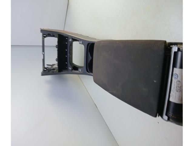 bontott VW PASSAT B6 Könyöklő