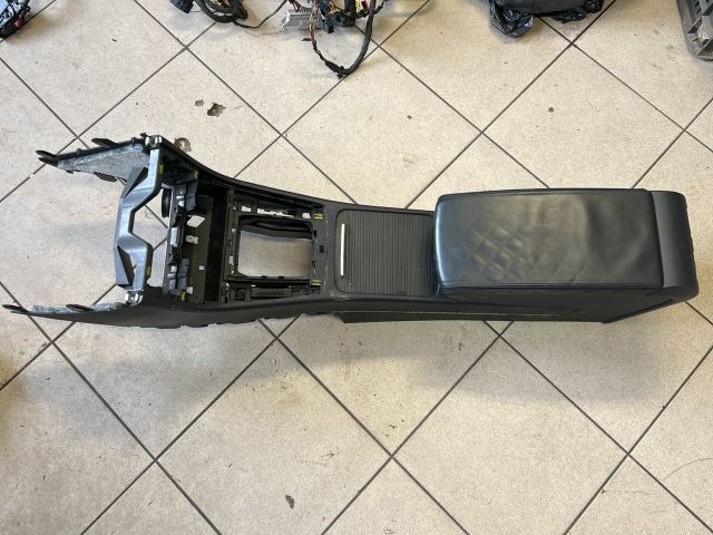 bontott VW PASSAT B6 Könyöklő