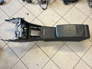 bontott VW PASSAT B6 Könyöklő